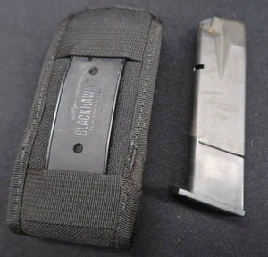 lot 71 image: SIG SAUER MAGAZINECLIP  P226 9 MM AND CASE