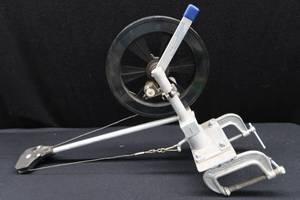 lot 77 image: BRINK AND COTTON DEEP TROLLER DOWNRIGGER WITH WEIGHT AND CLAMP BASES INCLUDED AND ROD HOLDER