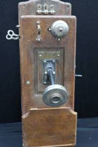 lot 93 image: ANTIQUEVINTAGE  TELEPHONE JULIUS ANDRAE AND SONS MFG OF TELEPHONES AND SWITCHBOARDS OF MILWAUKEE