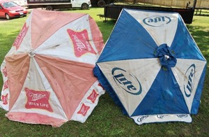 lot 118 image: PATIO UMBRELLAS