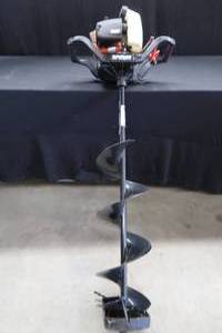 lot 123 image: STRIKEMASTER ICE AUGER LIKE NEW