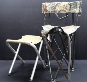 lot 127 image: HUNTING STOOLS AND A SAW