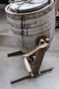 lot 122 image: VINTAGE  ANTIQUE WOOD BARREL CHURN ON STAND