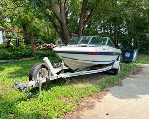 1988 Seaswirl Boat & Trailer