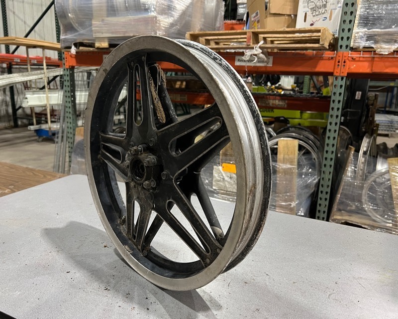 lot 525 image: 1976 Honda Goldwing GL1000 Rim