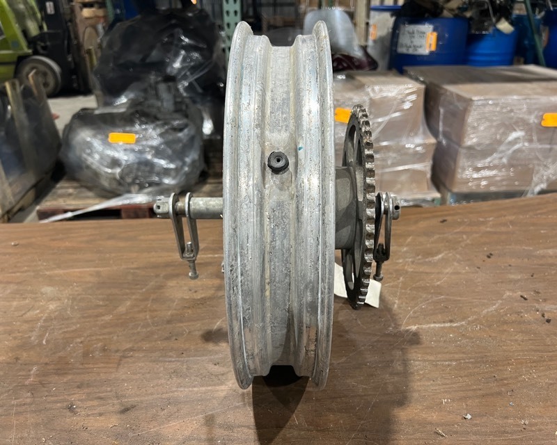 lot 531 image: 1982 Suzuki GS550L Rim