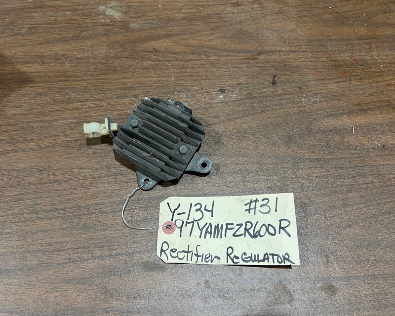 lot 540 image: 1997 Yamaha FZR600R Parts