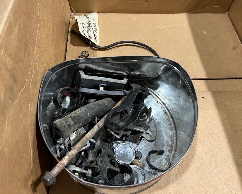 lot 543 image: 1985 Honda Shadow 500 Parts