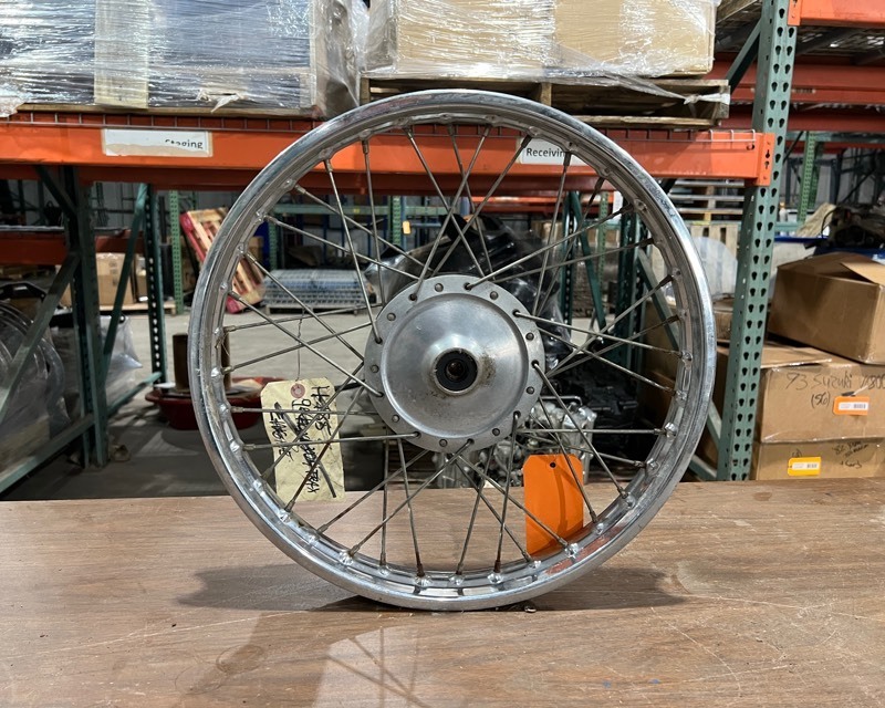 lot 571 image: 1976 Yamaha 175 Rim