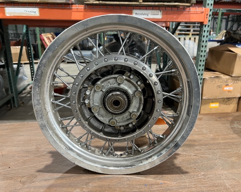 lot 572 image: 2006 Suzuki VS800 BLVD Rim