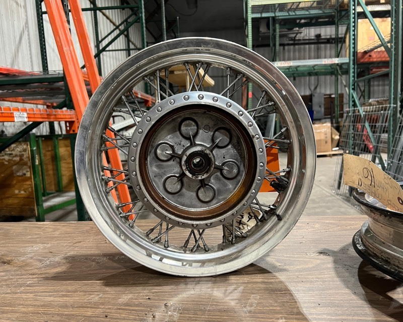 lot 582 image: 2002 Suzuki Intruder Rim