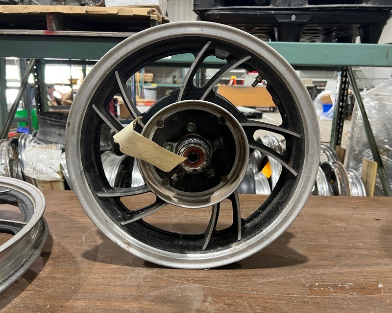 lot 601 image: 1982 Yamaha 750 Maxim Rims