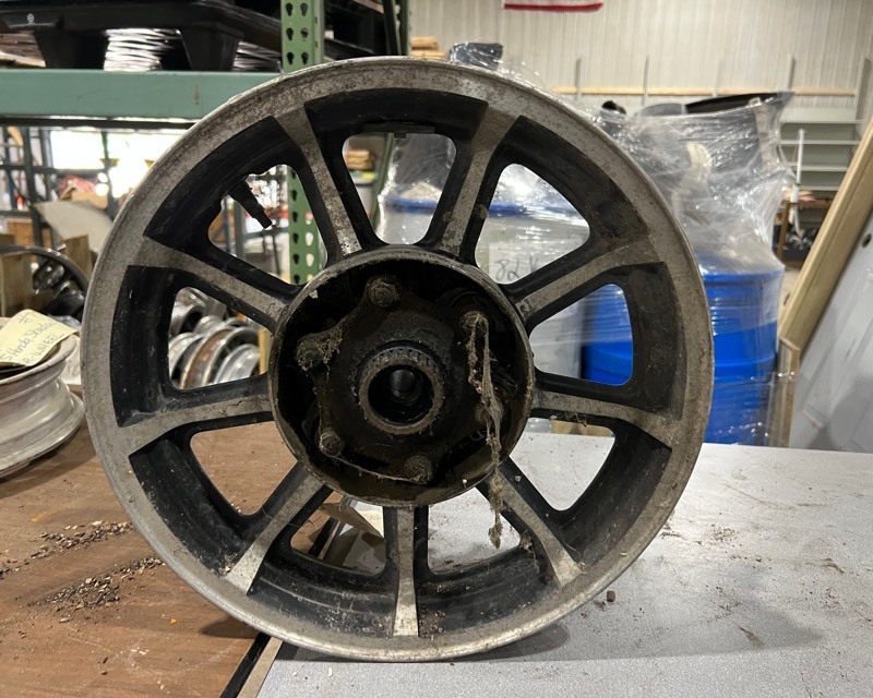 lot 604 image: 1984 Honda GL Goldwing Rim