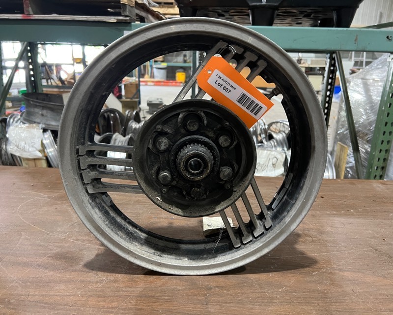 lot 607 image: 1988 Yamaha XVZ1300D Rim