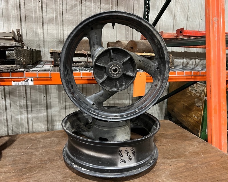 lot 610 image: 2002 Yamaha YZF600R Rims