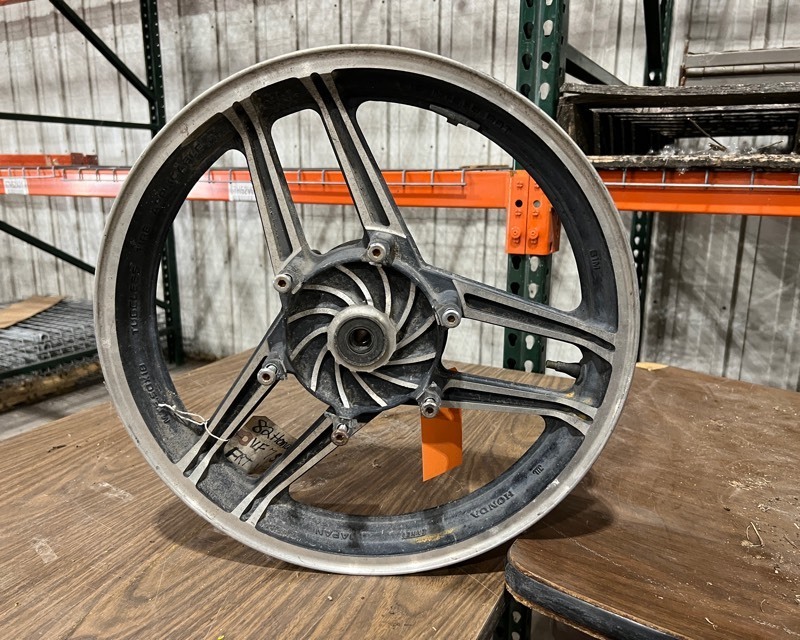 lot 615 image: 1982 Honda VF750S Rim