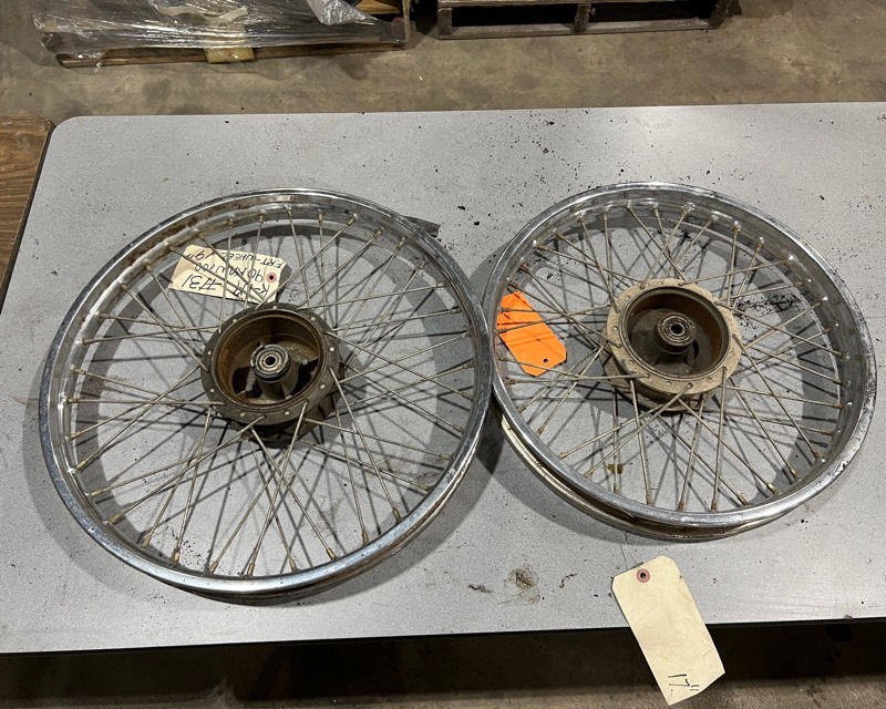 lot 633 image: 1990 Kawasaki 100F Rims