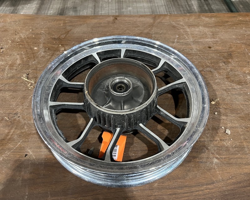 lot 642 image: 1984 Honda VF700S Rim