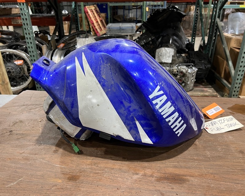 lot 646 image: 2002 Yamaha YZF Fuel Tank