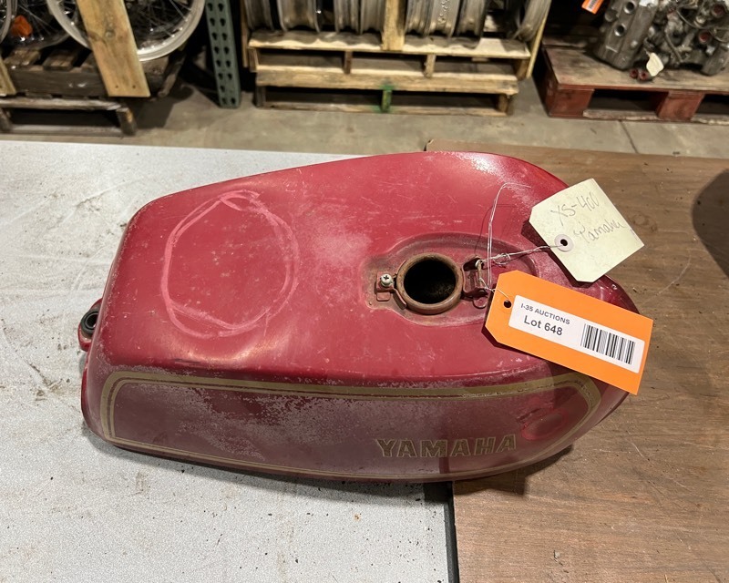 lot 648 image: 1970s Yamaha XS400 Fuel Tank