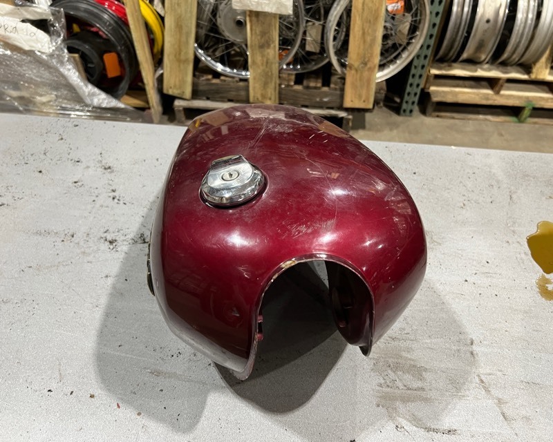 lot 649 image: 1982 Yamaha Virgo Fuel Tank