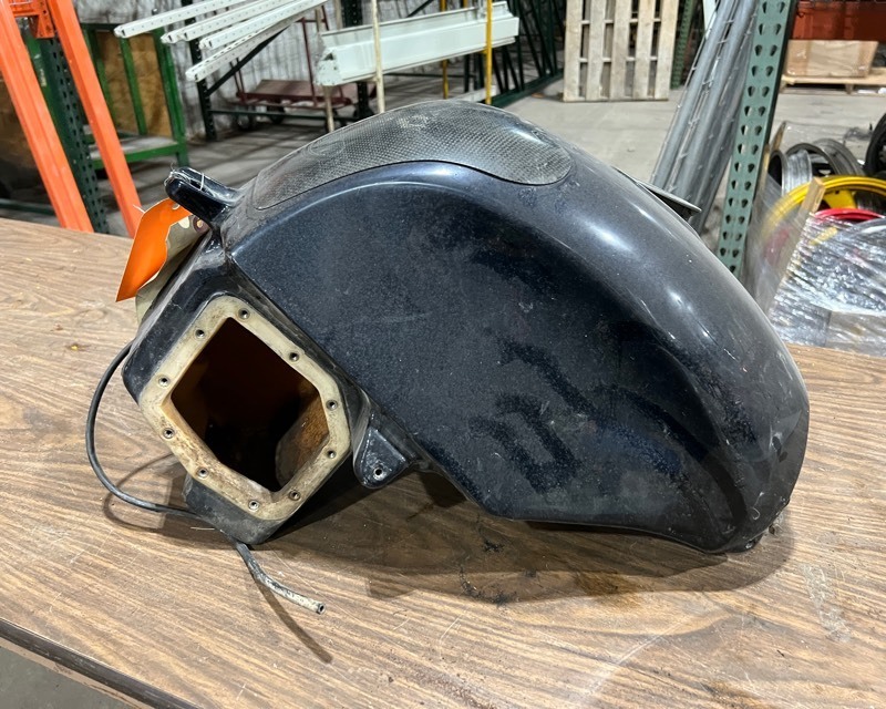 lot 651 image: 1997 Triumph 595 Fuel Tank