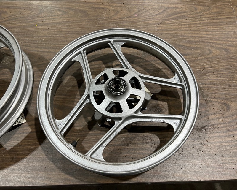 lot 653 image: 2007 Kawasaki EX250F Rims