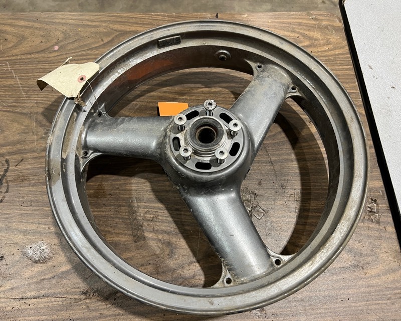 lot 655 image: 1994 Kawasaki ZX750L Rim