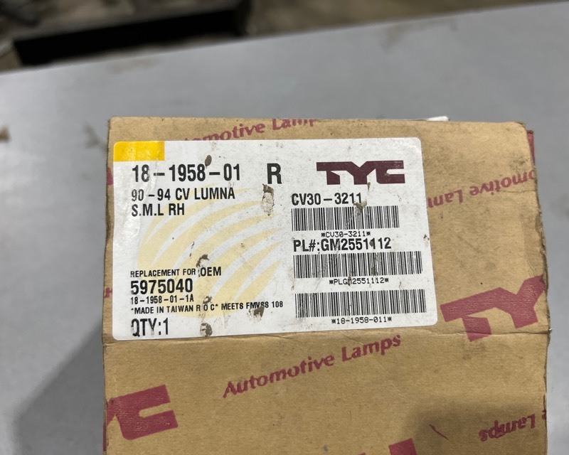 lot 696 image: 90-94 Lumina Side Marker Lamp RH