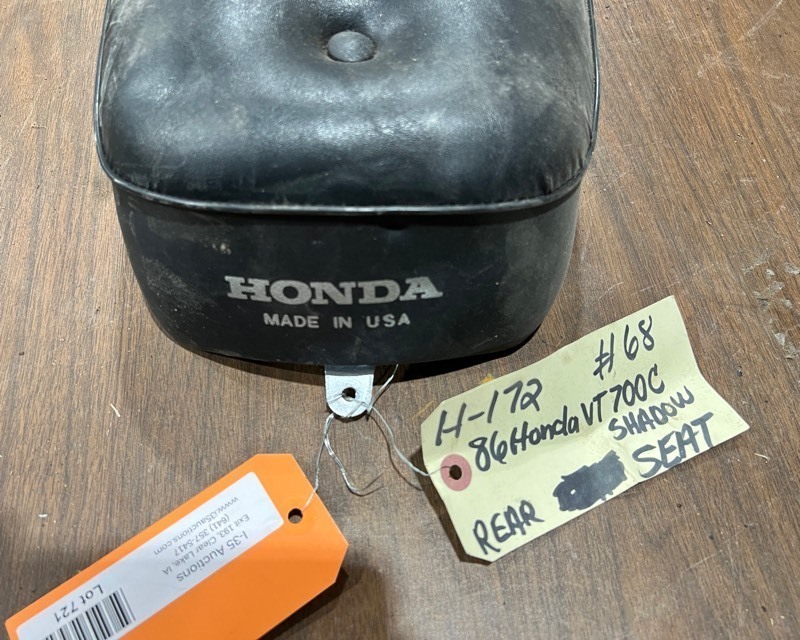 lot 721 image: 1986 Honda VT700C Shadow Rear Seat