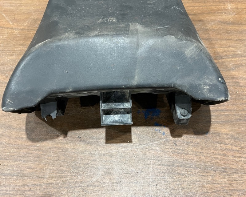 lot 724 image: 1997 BMW R1100 Rear Seat