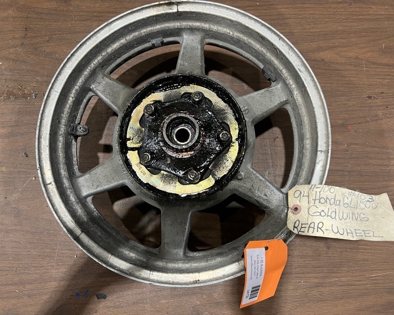 lot 733 image: 1994 Honda Goldwing GL1500 Rear Wheel
