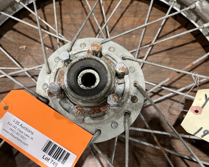 lot 749 image: Yamaha X5650 Front Wheel