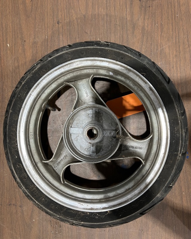 lot 750 image: 2008 Shanghai Gator 250 Wheel