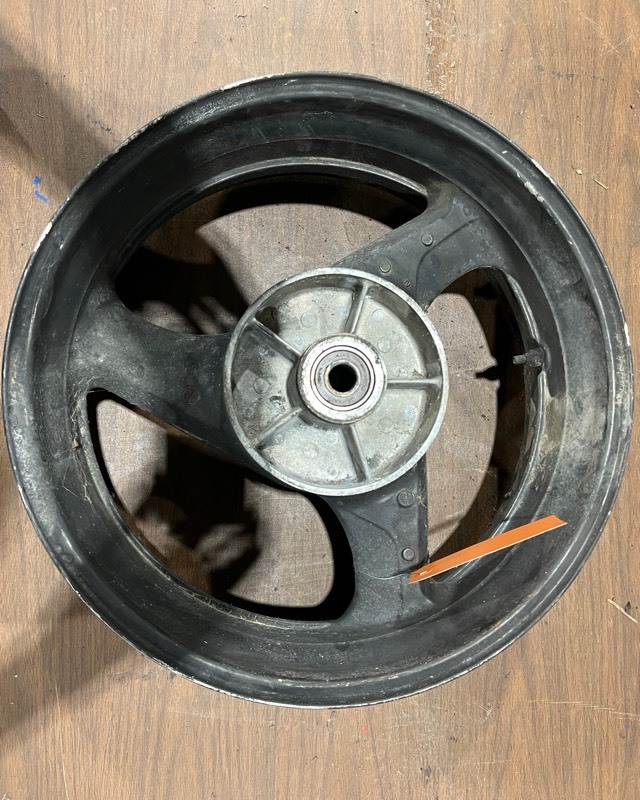 lot 756 image: 2000 Honda CBR600R Rim