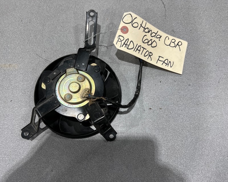 lot 758 image: 2006 Honda CBR600 Parts