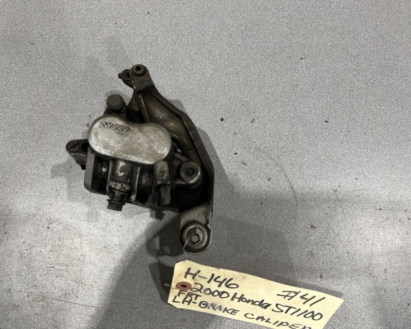 lot 776 image: 2000 Honda ST1100 Parts