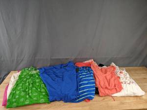 lot 146 image: Assorted New Womens Clothing (Sizes M, L, XL, XXL) K