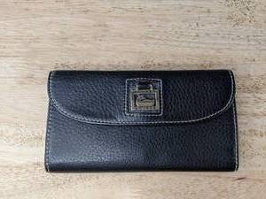 lot 38 image: Brown Pebbled Leather Dooney & Bourke Wallet K