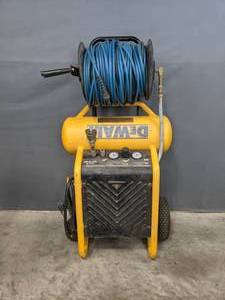 lot 9 image: DeWalt 200 PSI Air Compressor 4.5 Gallon Tank with Air Hose and Reel B