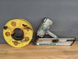 lot 149A image: Hitachi 3 14 Strip Nailer Pneumatic B