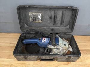 lot 96 image: Crain Tools No.825 H.D. Undercut Saw B