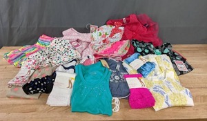 lot 168 image: Collection of 17 NEW Girls Summer Clothing Items, Size 2T-1012 K