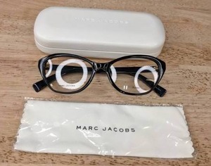 lot 215A image: New Marc Jacobs Eyeglasses with Display Lanses   L