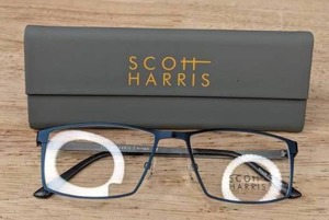lot 196A image: New Scott Harris Eyeglasses with Display Lenses   L