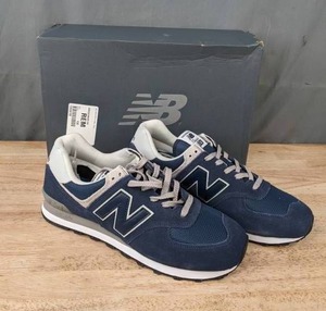 lot 132A image: NEW Mens New Balance Sneakers, MN 574 in Navy and White, Size 12 M