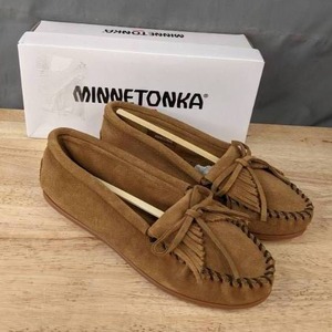 lot 70A image: Minnetonka Moccasin Womens Kilty Hardsole Size 7.5 - Dusty Brown W