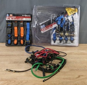 lot 233 image: Ratchet and Cambuckle Tie Down Set & Kit and Bungee Cords M