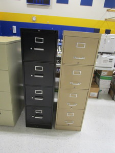 lot 420 image: (2) 4 Drawer File Cabinets