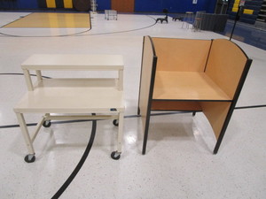 lot 422 image: Computer Kiosks